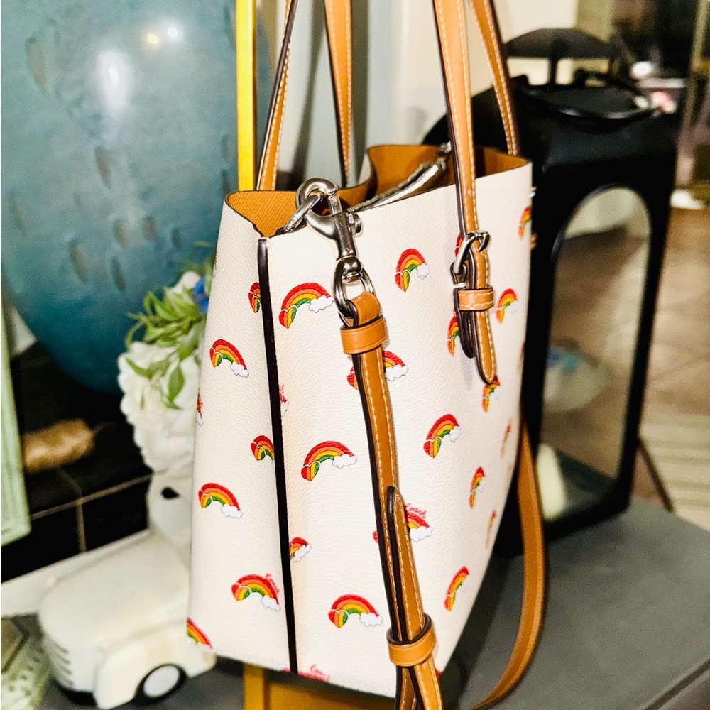 Coach Mollie Tote Rainbow Heart Print 2023 #CK373 - NWOT $378 - Picture 15 of 16
